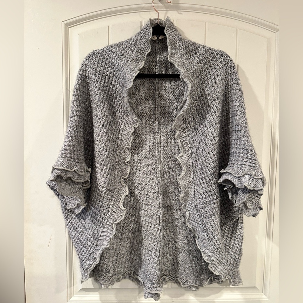 Anthropologie ruffle shawl by Moth. Size small. Like new.